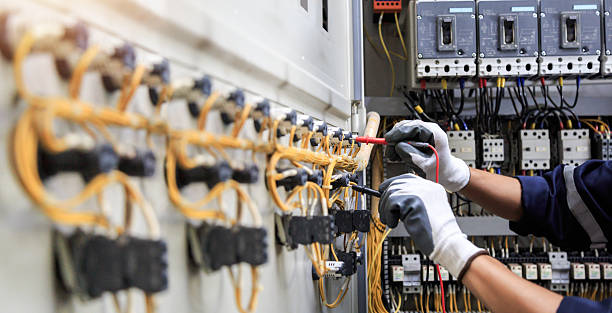 Professional Electrician technician working in Deale, MD
